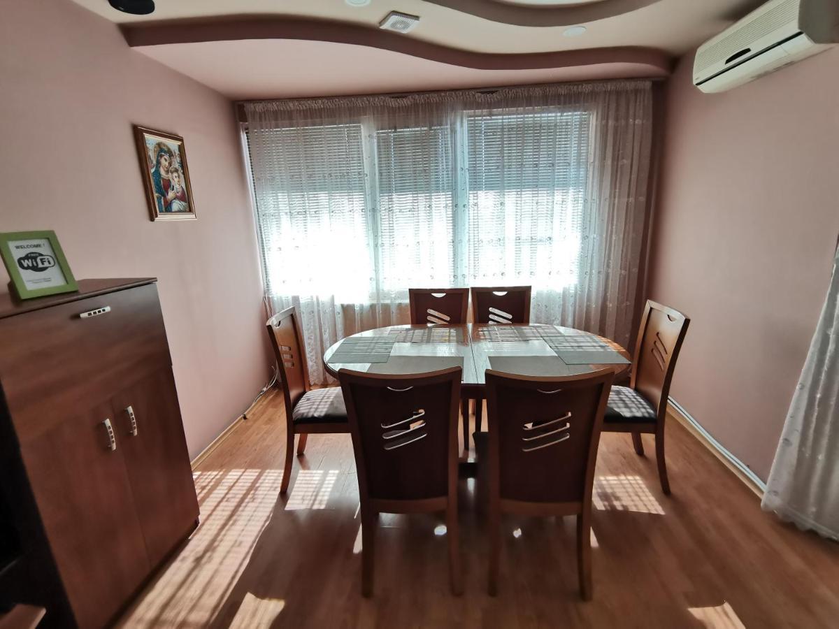 Central Apartment Targovishte ภายนอก รูปภาพ
