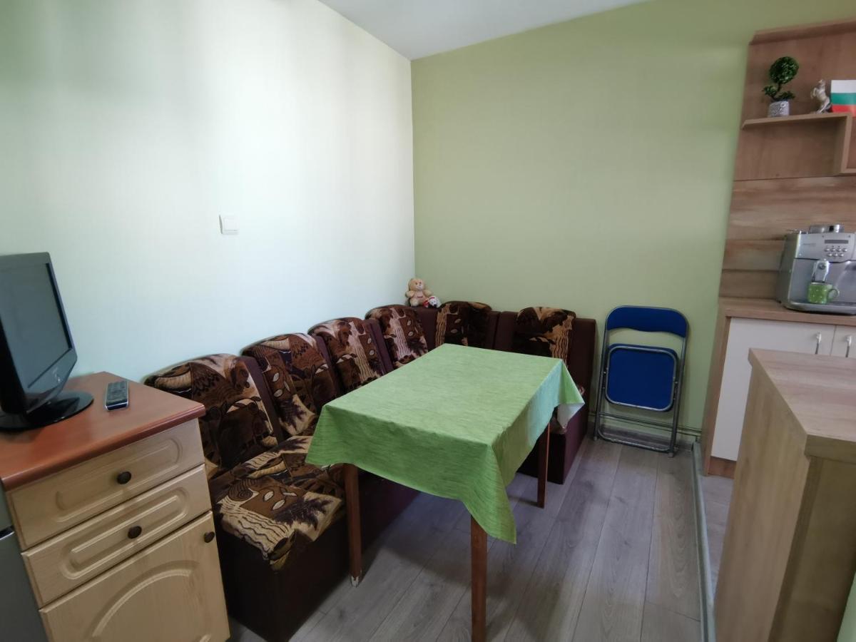 Central Apartment Targovishte ภายนอก รูปภาพ